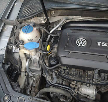 Серый Фольксваген Пассат, объемом двигателя 1.79 л и пробегом 236 тыс. км за 10700 $, фото 9 на Automoto.ua