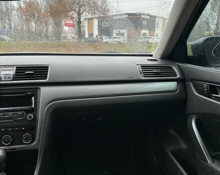 Сірий Фольксваген Пассат, об'ємом двигуна 1.8 л та пробігом 299 тис. км за 9500 $, фото 18 на Automoto.ua