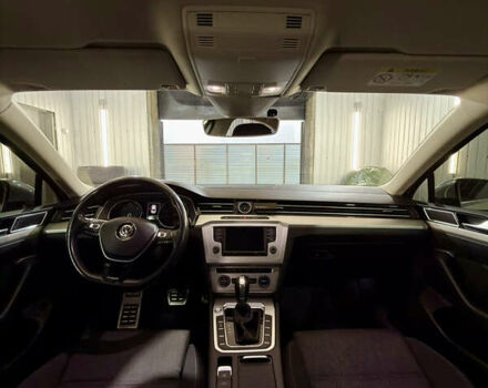 Серый Фольксваген Пассат, объемом двигателя 1.97 л и пробегом 225 тыс. км за 16800 $, фото 4 на Automoto.ua