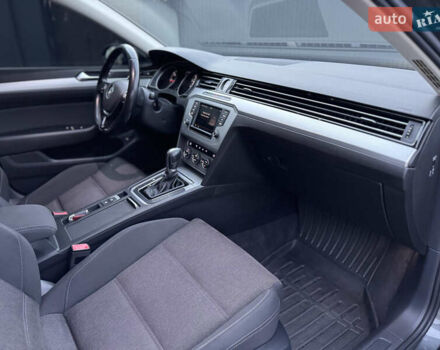 Серый Фольксваген Пассат, объемом двигателя 2 л и пробегом 264 тыс. км за 15850 $, фото 15 на Automoto.ua