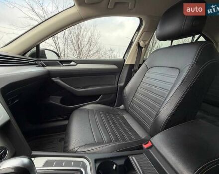 Сірий Фольксваген Пассат, об'ємом двигуна 1.97 л та пробігом 257 тис. км за 16900 $, фото 63 на Automoto.ua