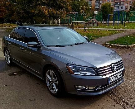 Серый Фольксваген Пассат, объемом двигателя 1.8 л и пробегом 114 тыс. км за 12000 $, фото 1 на Automoto.ua