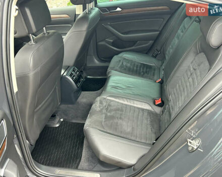 Сірий Фольксваген Пассат, об'ємом двигуна 1.8 л та пробігом 190 тис. км за 15500 $, фото 10 на Automoto.ua