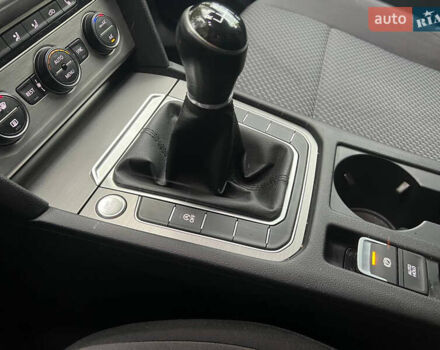 Серый Фольксваген Пассат, объемом двигателя 1.4 л и пробегом 160 тыс. км за 10600 $, фото 6 на Automoto.ua