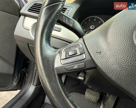 Сірий Фольксваген Пассат, об'ємом двигуна 1.8 л та пробігом 250 тис. км за 8999 $, фото 20 на Automoto.ua