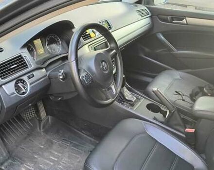Серый Фольксваген Пассат, объемом двигателя 1.8 л и пробегом 235 тыс. км за 8700 $, фото 5 на Automoto.ua