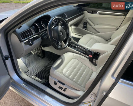 Серый Фольксваген Пассат, объемом двигателя 1.8 л и пробегом 224 тыс. км за 14600 $, фото 16 на Automoto.ua