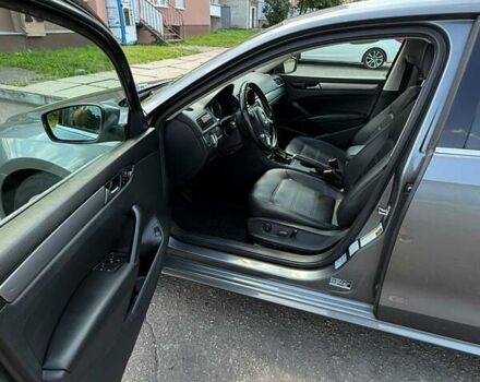 Серый Фольксваген Пассат, объемом двигателя 1.8 л и пробегом 134 тыс. км за 10000 $, фото 9 на Automoto.ua