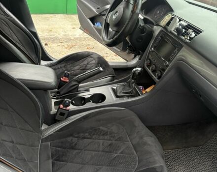 Серый Фольксваген Пассат, объемом двигателя 1.8 л и пробегом 255 тыс. км за 8500 $, фото 7 на Automoto.ua