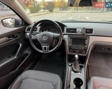 Сірий Фольксваген Пассат, об'ємом двигуна 1.8 л та пробігом 172 тис. км за 11000 $, фото 10 на Automoto.ua