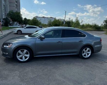 Серый Фольксваген Пассат, объемом двигателя 1.8 л и пробегом 134 тыс. км за 10000 $, фото 4 на Automoto.ua