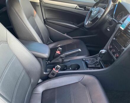 Сірий Фольксваген Пассат, об'ємом двигуна 1.8 л та пробігом 236 тис. км за 9000 $, фото 3 на Automoto.ua