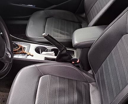 Серый Фольксваген Пассат, объемом двигателя 1.8 л и пробегом 114 тыс. км за 12000 $, фото 6 на Automoto.ua