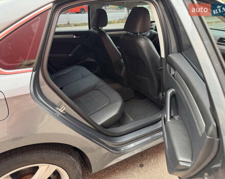 Сірий Фольксваген Пассат, об'ємом двигуна 1.8 л та пробігом 172 тис. км за 11000 $, фото 7 на Automoto.ua