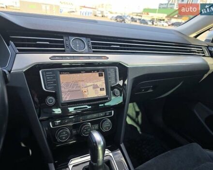 Сірий Фольксваген Пассат, об'ємом двигуна 1.78 л та пробігом 128 тис. км за 16900 $, фото 6 на Automoto.ua