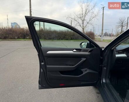 Сірий Фольксваген Пассат, об'ємом двигуна 1.97 л та пробігом 257 тис. км за 16900 $, фото 33 на Automoto.ua