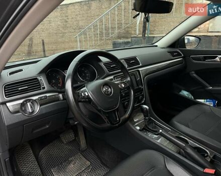 Сірий Фольксваген Пассат, об'ємом двигуна 1.8 л та пробігом 173 тис. км за 13800 $, фото 24 на Automoto.ua