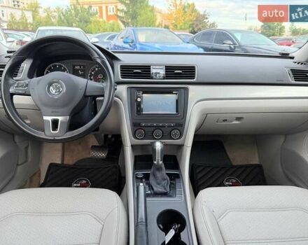 Сірий Фольксваген Пассат, об'ємом двигуна 1.8 л та пробігом 135 тис. км за 12000 $, фото 26 на Automoto.ua