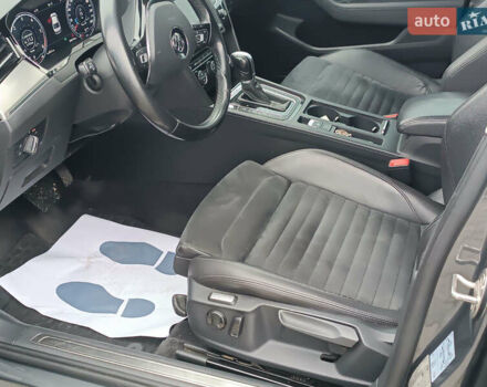 Серый Фольксваген Пассат, объемом двигателя 1.97 л и пробегом 290 тыс. км за 17500 $, фото 29 на Automoto.ua