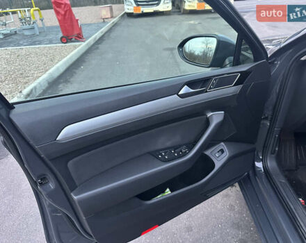 Серый Фольксваген Пассат, объемом двигателя 2 л и пробегом 257 тыс. км за 16900 $, фото 6 на Automoto.ua