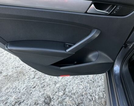 Серый Фольксваген Пассат, объемом двигателя 1.8 л и пробегом 250 тыс. км за 9700 $, фото 16 на Automoto.ua