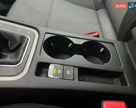 Серый Фольксваген Пассат, объемом двигателя 1.4 л и пробегом 160 тыс. км за 10600 $, фото 8 на Automoto.ua