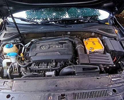 Серый Фольксваген Пассат, объемом двигателя 1.8 л и пробегом 114 тыс. км за 12000 $, фото 2 на Automoto.ua