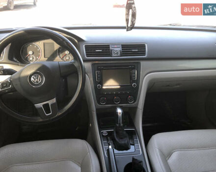 Фольксваген Пассат 2015 в Черкассах на Automoto.ua Серый Фольксваген Пассат, объемом двигателя 1.8 л и пробегом 232 тыс. км за 10700 $, фото 9 на Automoto.ua