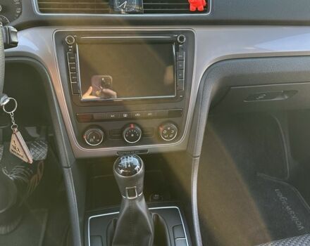 Серый Фольксваген Пассат, объемом двигателя 1.8 л и пробегом 250 тыс. км за 9700 $, фото 7 на Automoto.ua