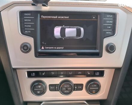 Серый Фольксваген Пассат, объемом двигателя 2.4 л и пробегом 96 тыс. км за 17440 $, фото 29 на Automoto.ua