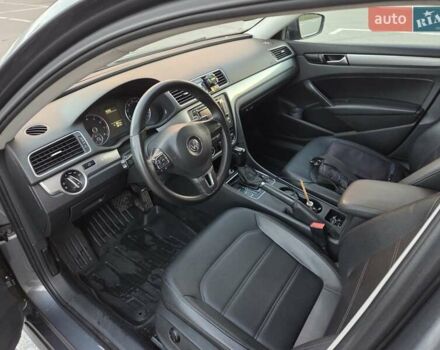 Серый Фольксваген Пассат, объемом двигателя 1.8 л и пробегом 285 тыс. км за 8500 $, фото 3 на Automoto.ua