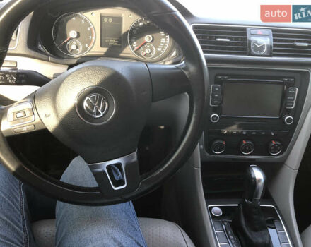Фольксваген Пассат 2015 в Черкассах на Automoto.ua Серый Фольксваген Пассат, объемом двигателя 1.8 л и пробегом 232 тыс. км за 10700 $, фото 8 на Automoto.ua