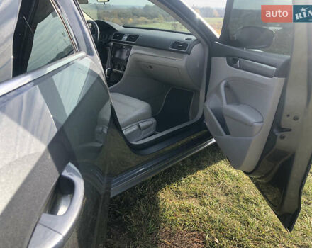 Серый Фольксваген Пассат, объемом двигателя 1.8 л и пробегом 202 тыс. км за 11500 $, фото 27 на Automoto.ua