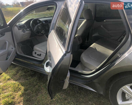 Серый Фольксваген Пассат, объемом двигателя 1.8 л и пробегом 202 тыс. км за 11500 $, фото 29 на Automoto.ua