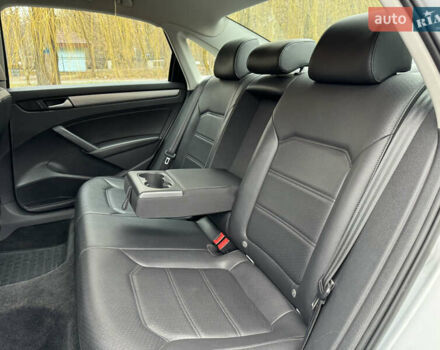 Сірий Фольксваген Пассат, об'ємом двигуна 1.8 л та пробігом 170 тис. км за 10000 $, фото 4 на Automoto.ua