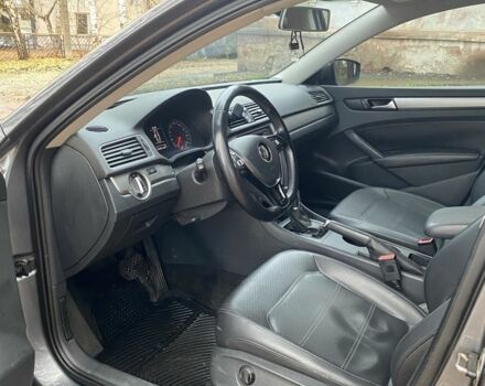 Серый Фольксваген Пассат, объемом двигателя 1.8 л и пробегом 129 тыс. км за 11500 $, фото 19 на Automoto.ua