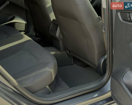 Серый Фольксваген Пассат, объемом двигателя 1.8 л и пробегом 136 тыс. км за 13500 $, фото 10 на Automoto.ua