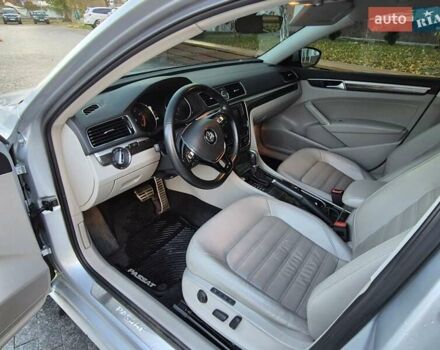 Серый Фольксваген Пассат, объемом двигателя 3.6 л и пробегом 125 тыс. км за 11900 $, фото 12 на Automoto.ua