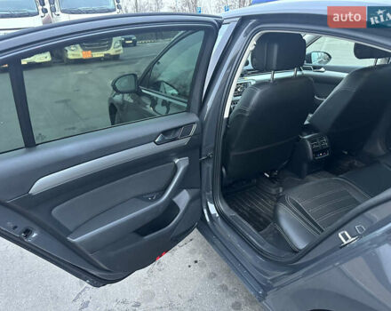 Серый Фольксваген Пассат, объемом двигателя 2 л и пробегом 257 тыс. км за 16900 $, фото 10 на Automoto.ua