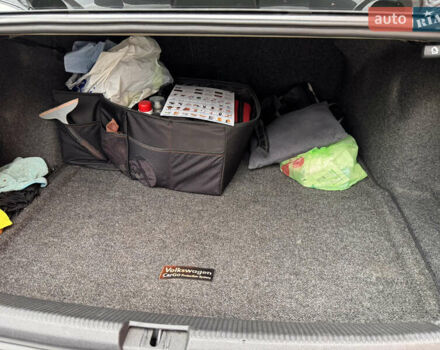 Сірий Фольксваген Пассат, об'ємом двигуна 1.8 л та пробігом 172 тис. км за 11000 $, фото 19 на Automoto.ua