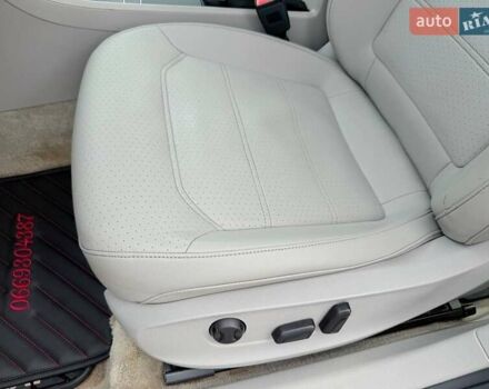 Сірий Фольксваген Пассат, об'ємом двигуна 1.8 л та пробігом 135 тис. км за 12000 $, фото 13 на Automoto.ua