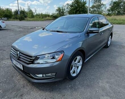 Серый Фольксваген Пассат, объемом двигателя 1.8 л и пробегом 134 тыс. км за 10000 $, фото 2 на Automoto.ua