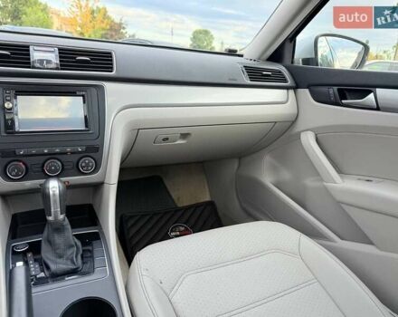 Сірий Фольксваген Пассат, об'ємом двигуна 1.8 л та пробігом 135 тис. км за 12000 $, фото 28 на Automoto.ua