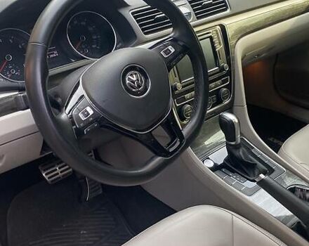 Серый Фольксваген Пассат, объемом двигателя 1.8 л и пробегом 160 тыс. км за 12000 $, фото 7 на Automoto.ua