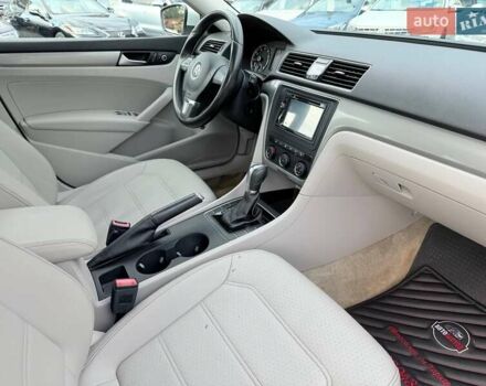 Сірий Фольксваген Пассат, об'ємом двигуна 1.8 л та пробігом 135 тис. км за 12000 $, фото 29 на Automoto.ua