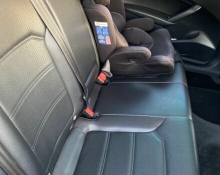 Сірий Фольксваген Пассат, об'ємом двигуна 1.8 л та пробігом 236 тис. км за 9000 $, фото 4 на Automoto.ua