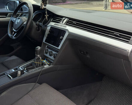 Серый Фольксваген Пассат, объемом двигателя 1.97 л и пробегом 297 тыс. км за 14800 $, фото 6 на Automoto.ua