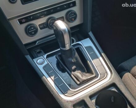 Серый Фольксваген Пассат, объемом двигателя 2.4 л и пробегом 96 тыс. км за 17440 $, фото 17 на Automoto.ua