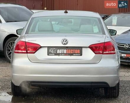 Сірий Фольксваген Пассат, об'ємом двигуна 1.8 л та пробігом 135 тис. км за 12000 $, фото 8 на Automoto.ua