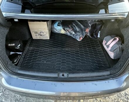 Серый Фольксваген Пассат, объемом двигателя 1.8 л и пробегом 250 тыс. км за 9700 $, фото 2 на Automoto.ua